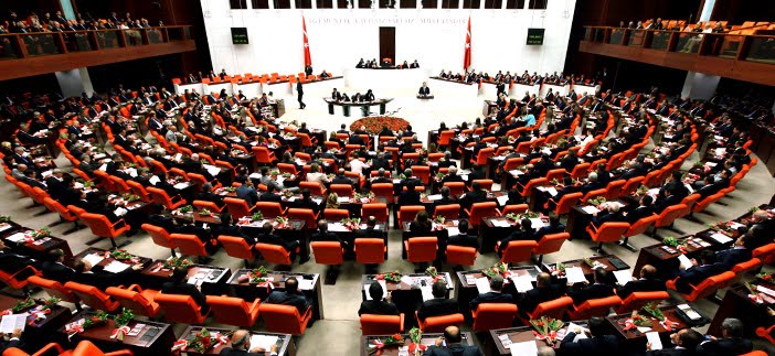 23 asgari ücretli bir vekil ediyor