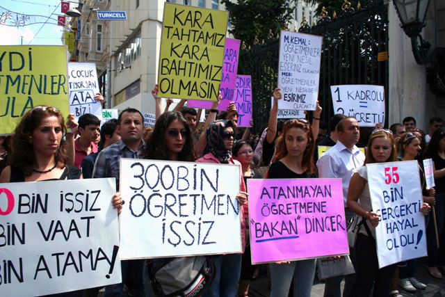 105 bin öğretmen intiharın eşiğinde