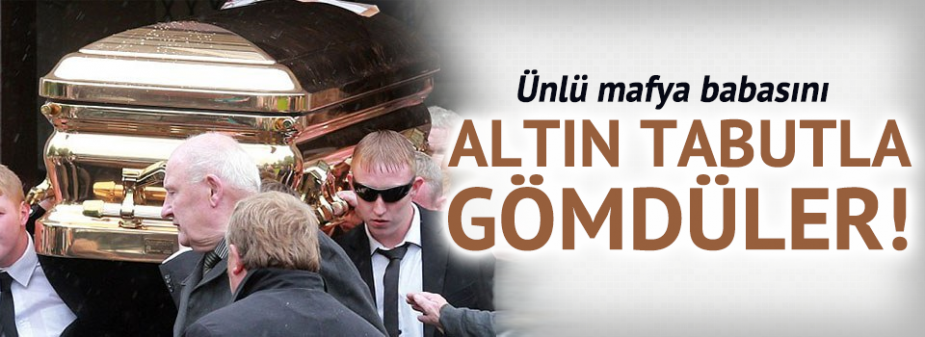 En ‘baba’ cenazeye saf altından tabut