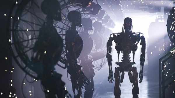 abdde-yapay-zeka-cinayeti-isci-robot-teknisyen-kadini-oldurdu-manset_640x360