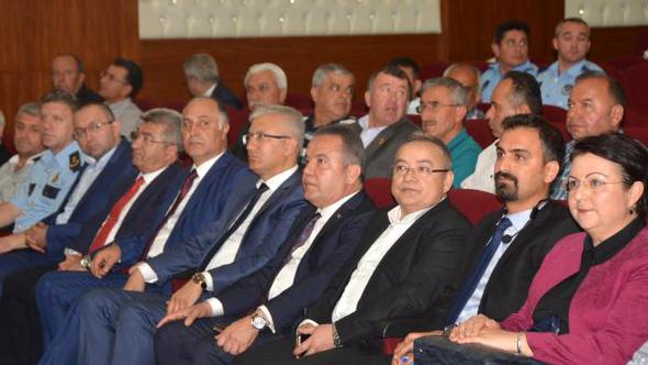 Muhtarlara uyuşturucu semineri