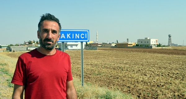 İŞKENCECİ BABA KATİL ÇIKTI MARDİN’DE OĞLUNU BAĞLAYARAK, DÖVEN ŞAHSIN KADIN CİNAYETİ NEDENİYLE 16 YIL HAPİS YATTIĞI ORTAYA ÇIKTI OLAYI GÖRÜNTÜLEYEN Y.K. ADLI VATANDAŞ: "ÇOCUĞU DÖVMEMESİ İÇİN DEFALARCA UYARDIM"