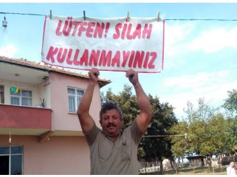 Pankart astı, silah attırmadı 
