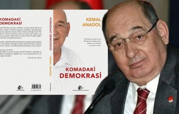 Komadaki Demokrasi raflarda