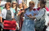 Kadınlar, Diyaneti Protesto Etti!